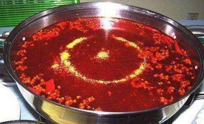 重慶火鍋底料加工廠，這樣吃火鍋，大寫的“瘦”